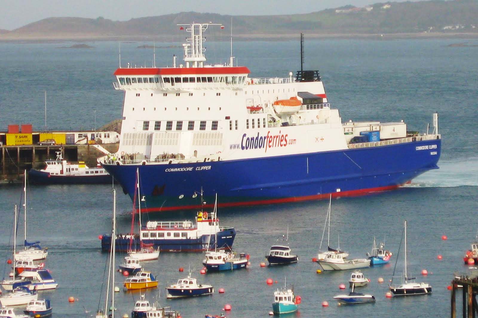 busy harbour st peter port